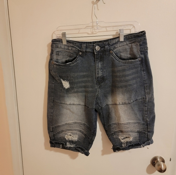 Encrypted Womens Denim Bermuda Length 11" inseam Shorts 32" Waist - Picture 1 of 6